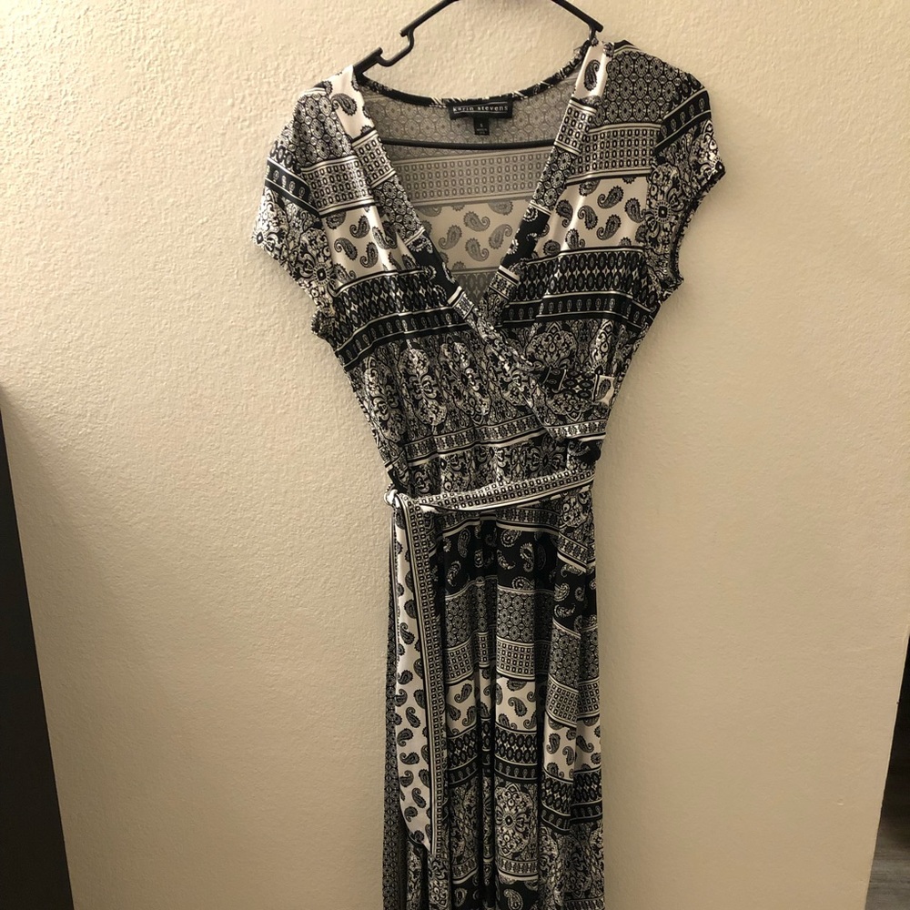 Karin Stevens long dress size S